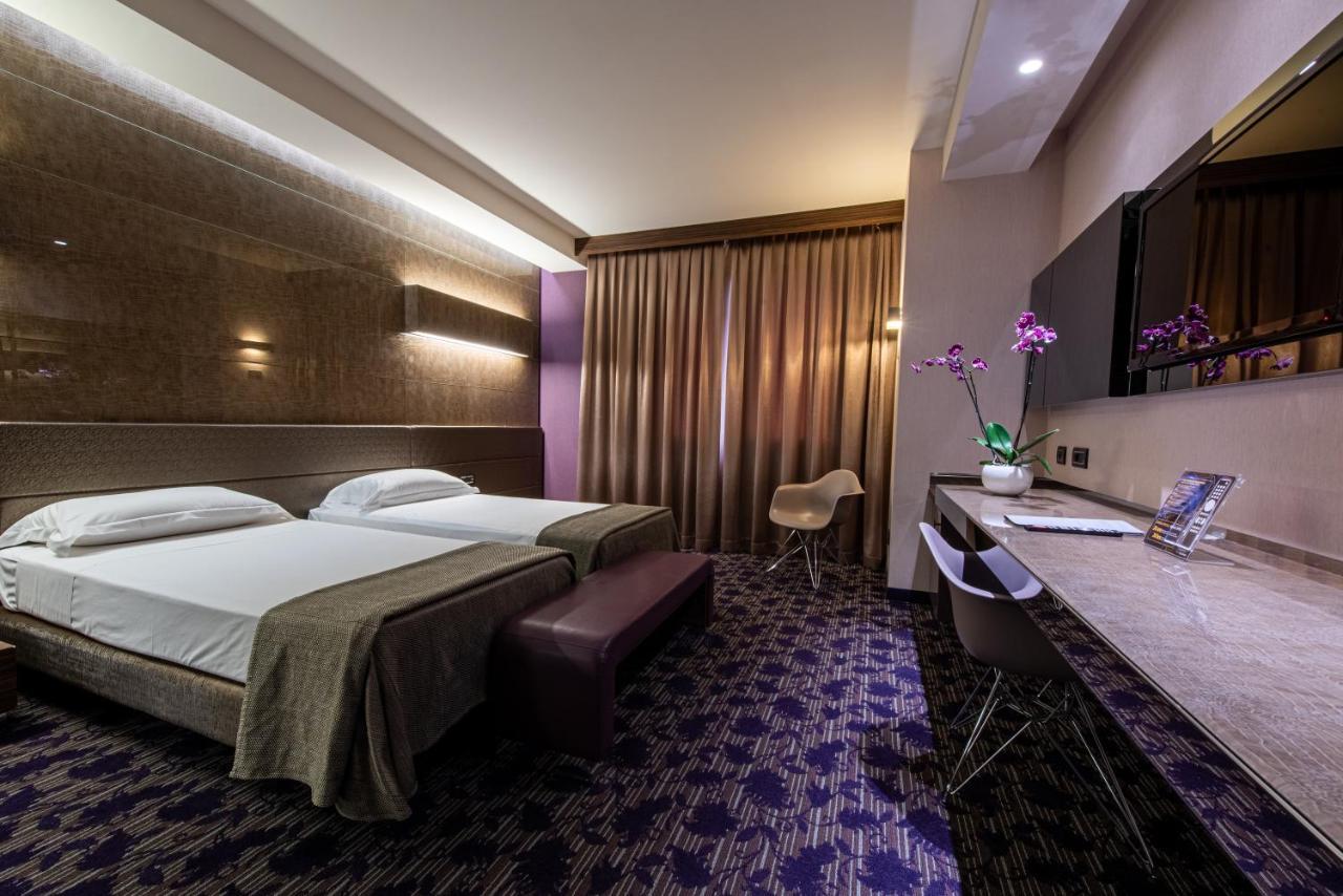 Viola Mhotel Грумелло-дель-Монте Екстер'єр фото