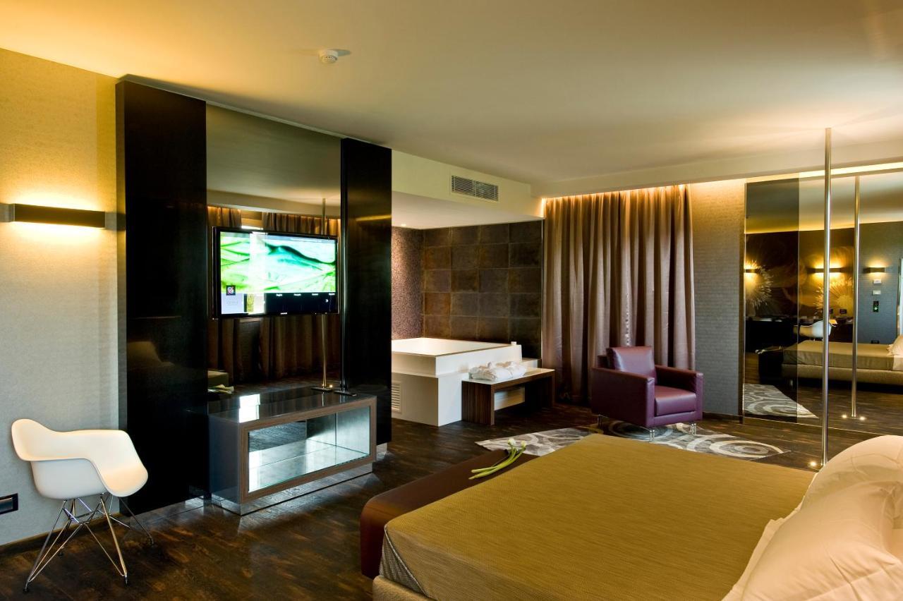 Viola Mhotel Грумелло-дель-Монте Екстер'єр фото